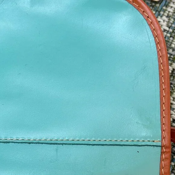 Vera Pelle Aqua Leather Crossbody Travel Bag - Picture 13 of 13